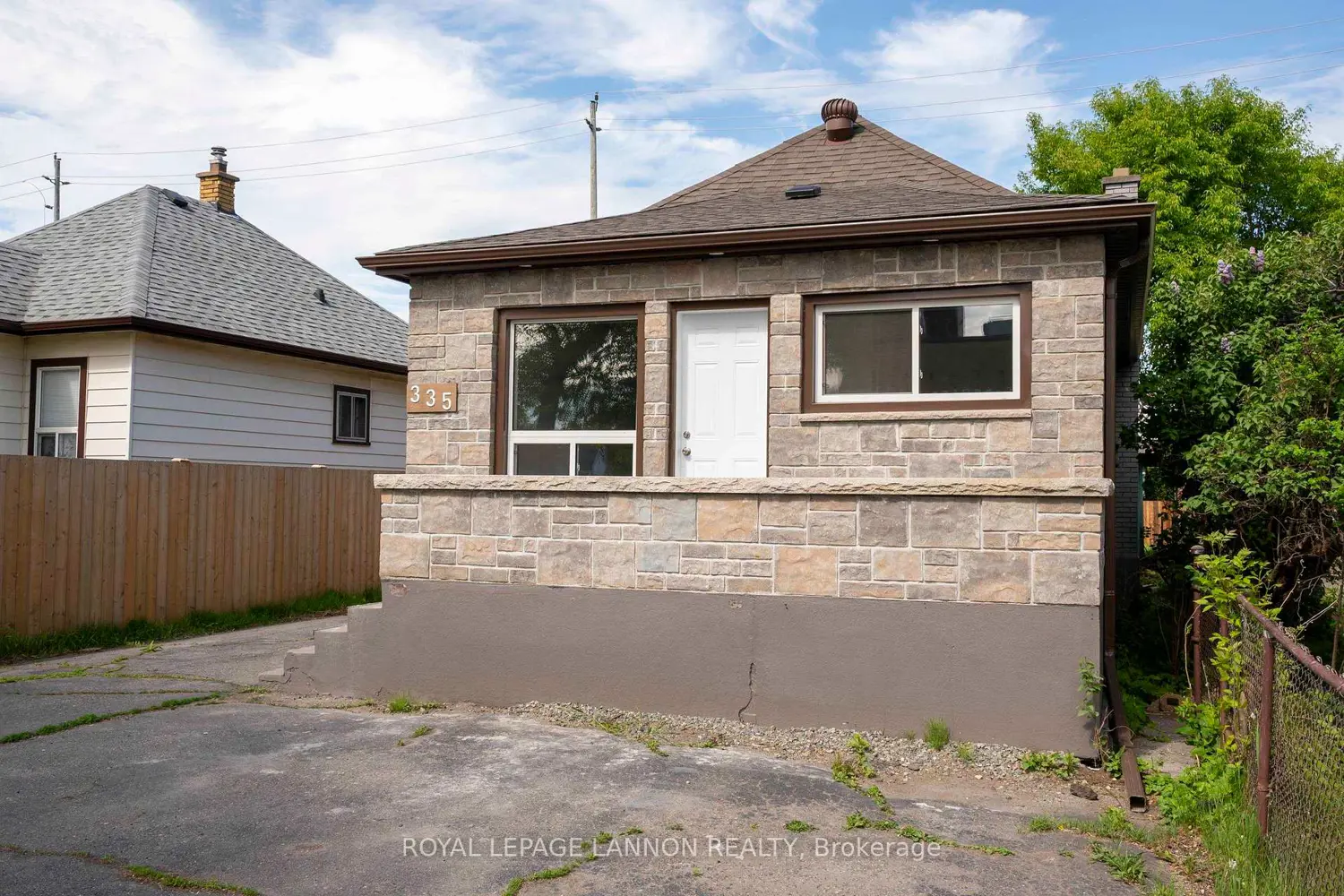 335 Vickers Street photo 2