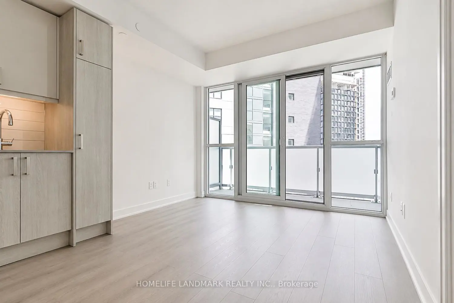 77 Mutual Street 2303 photo 4