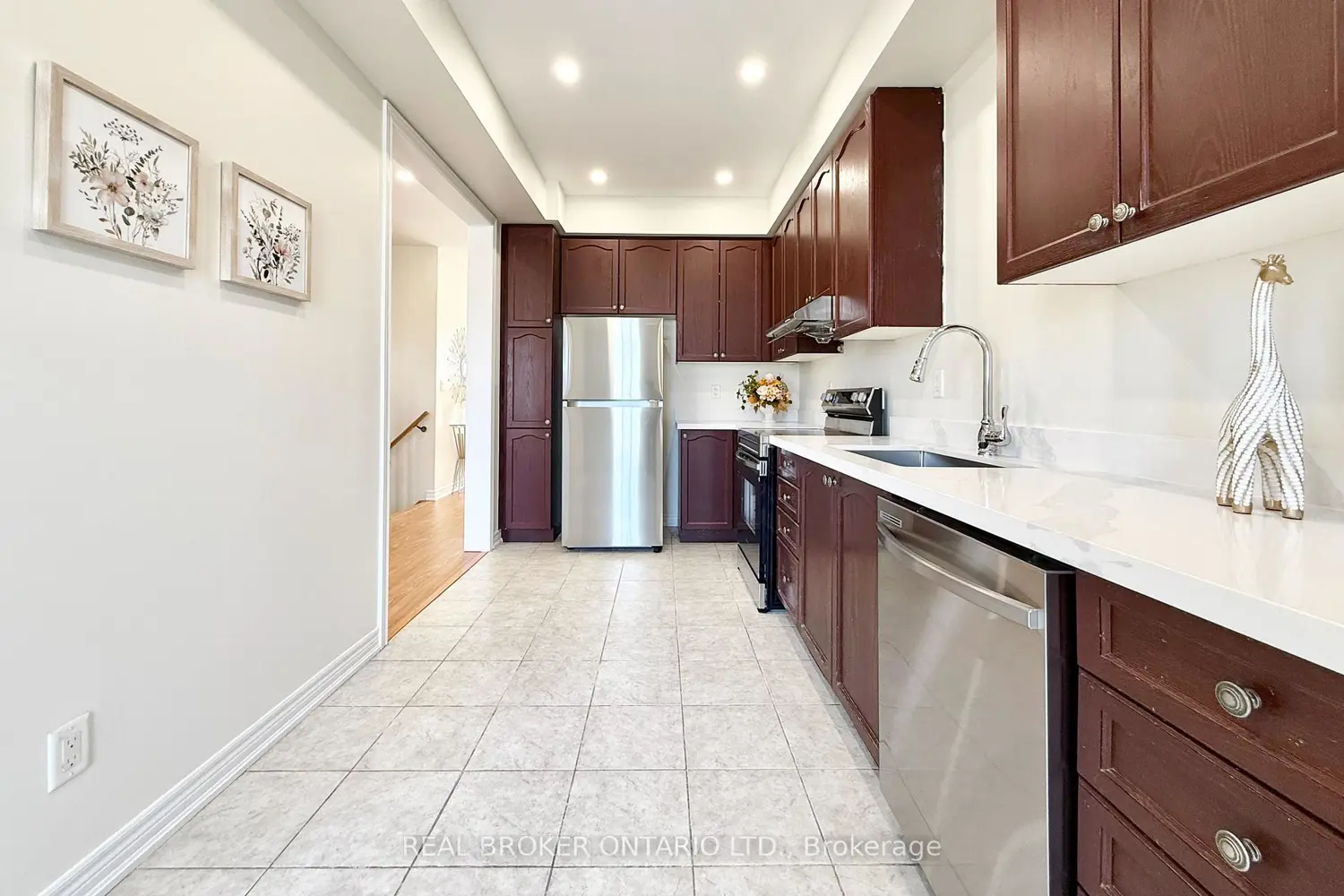 9525 Ninth Line photo 4
