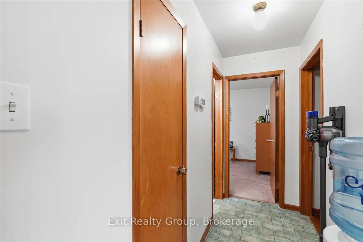 192 Baker Street photo 5