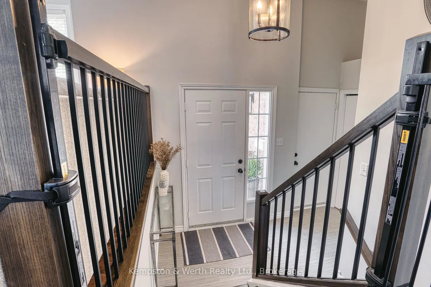 745 Lavery Street photo 3