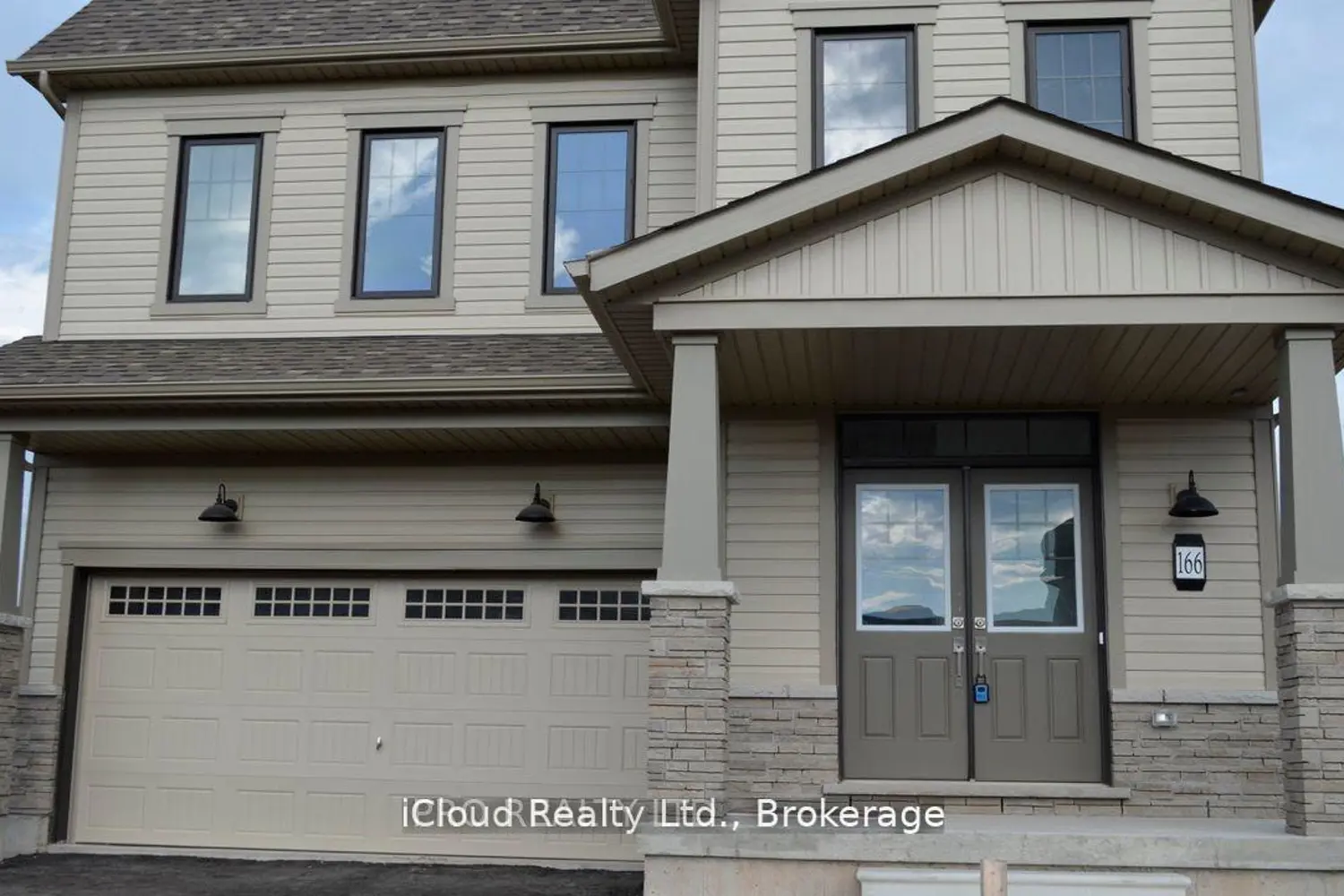 166 Aviron Crescent