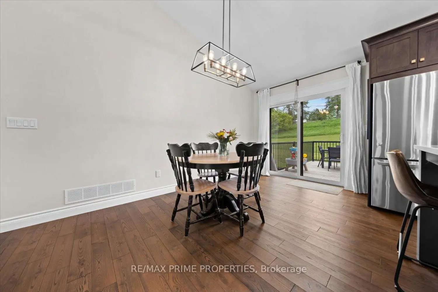 111 Comba Lane photo 3