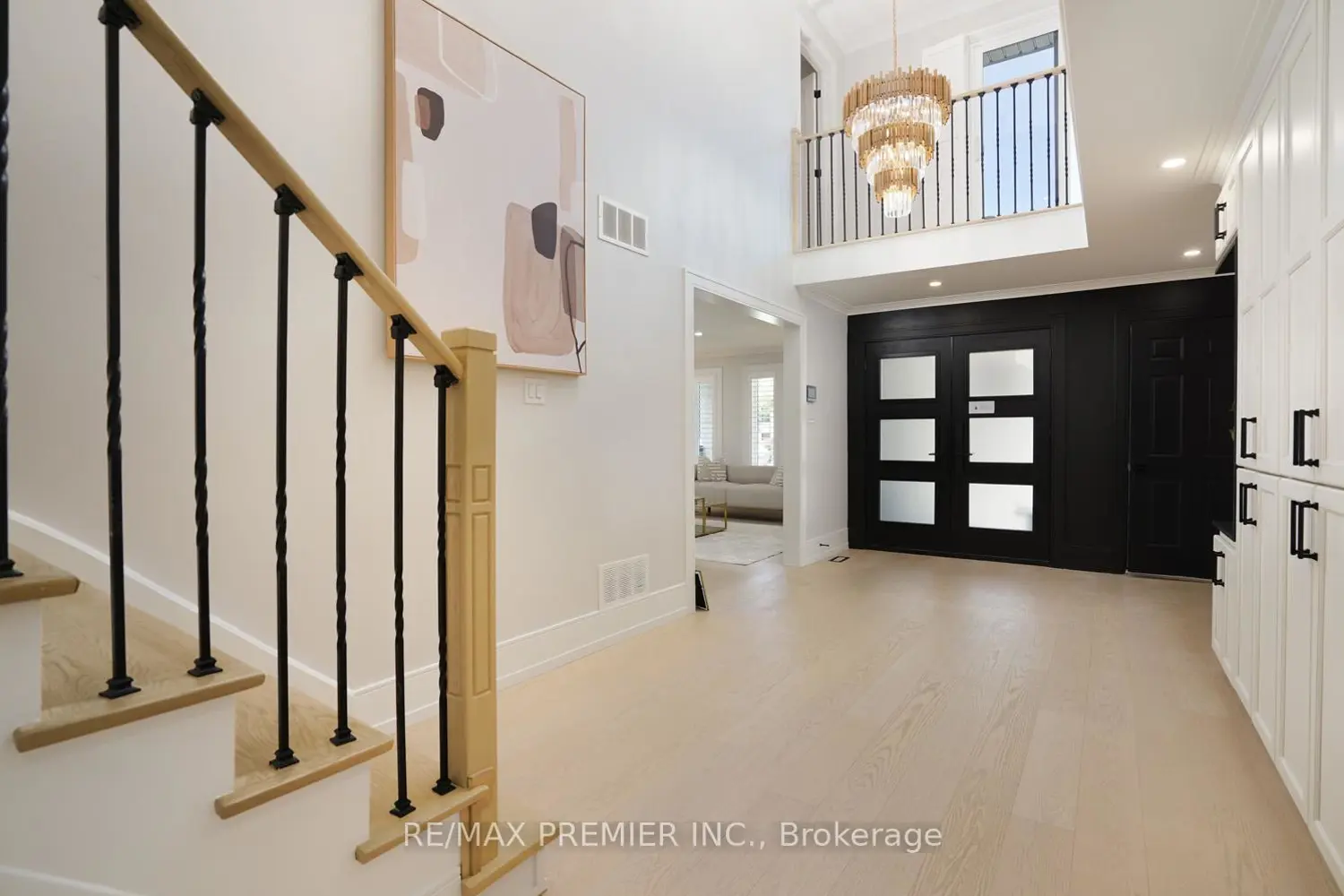 157 Jeanne Drive photo 3