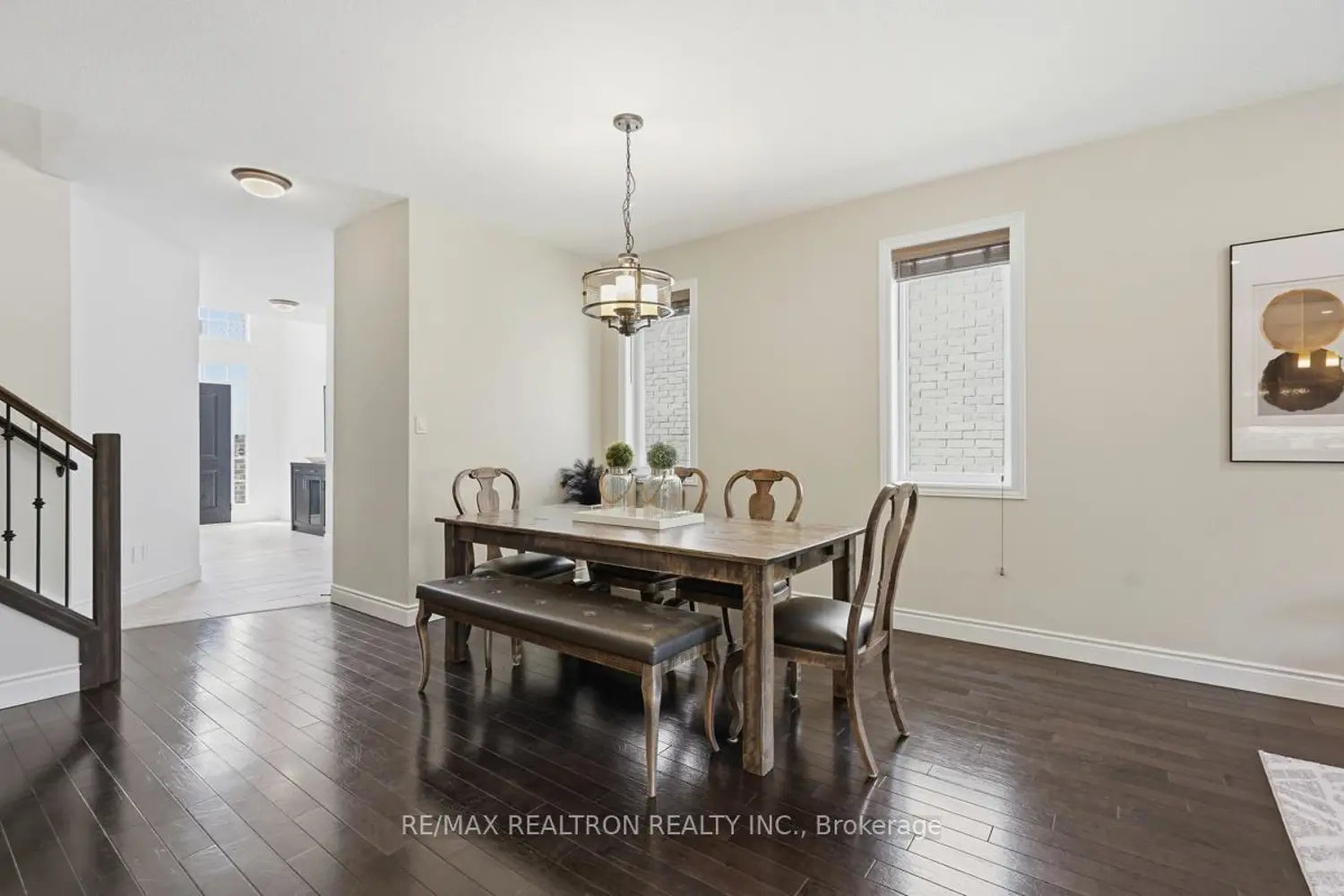 1580 Finley Crescent photo 3