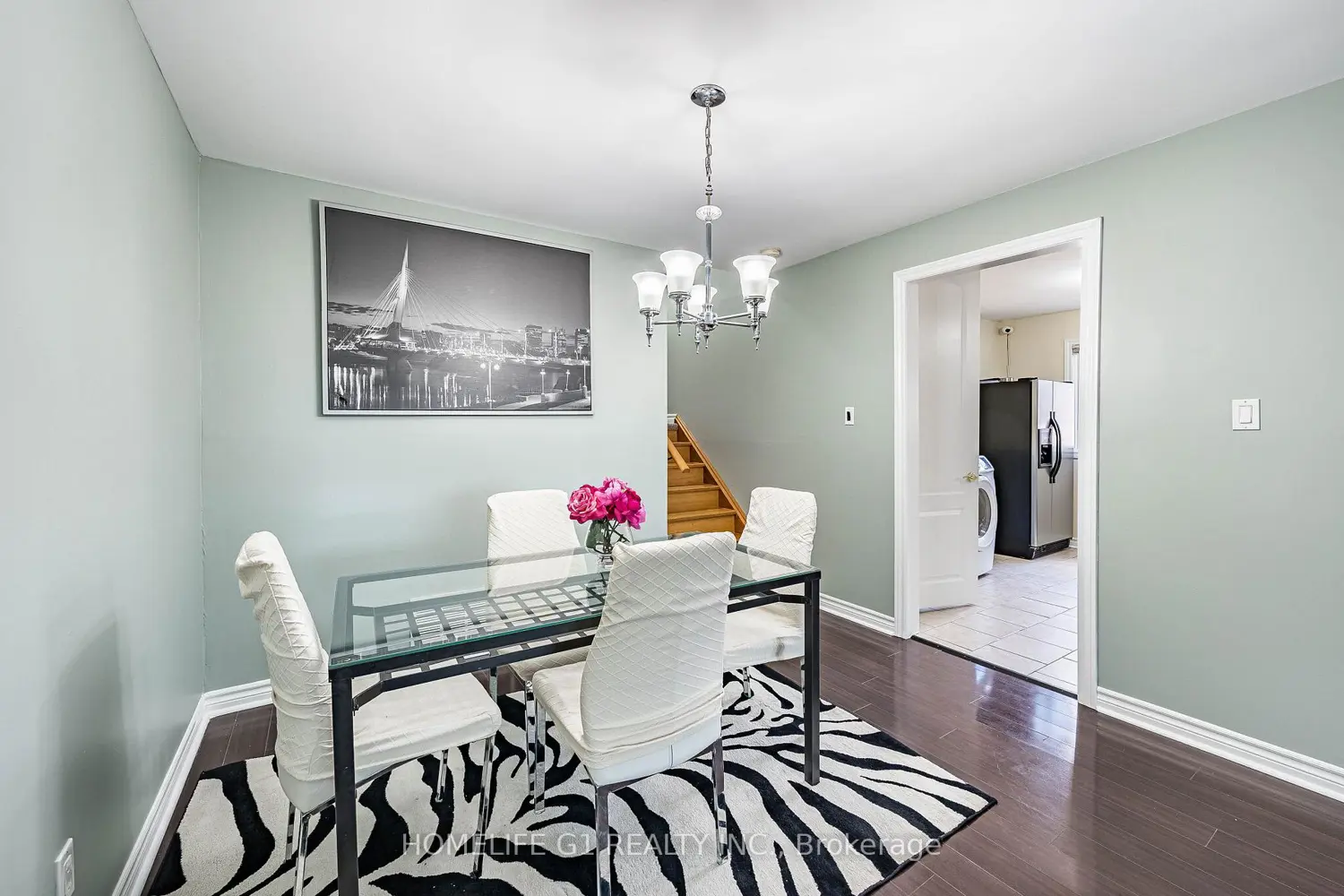 8 Holgate Court photo 5
