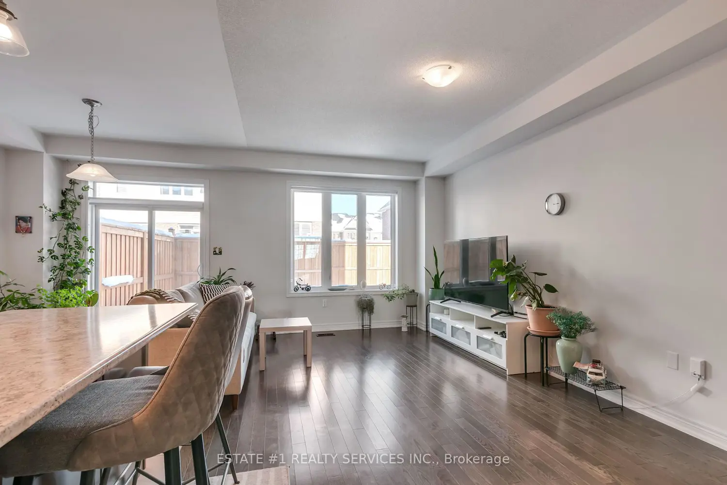 116 Mutrie Boulevard photo 5