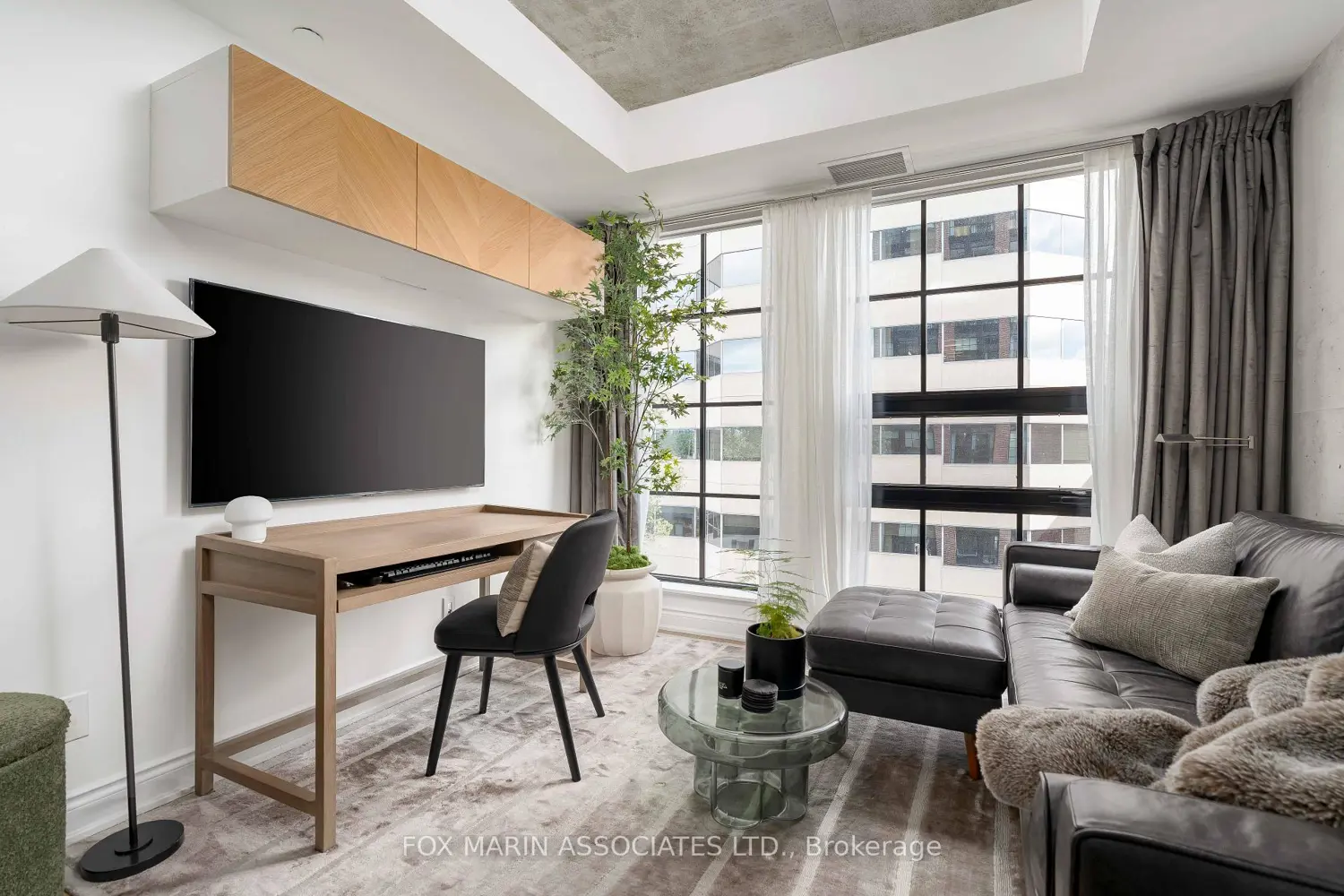 608 Richmond Street 404
