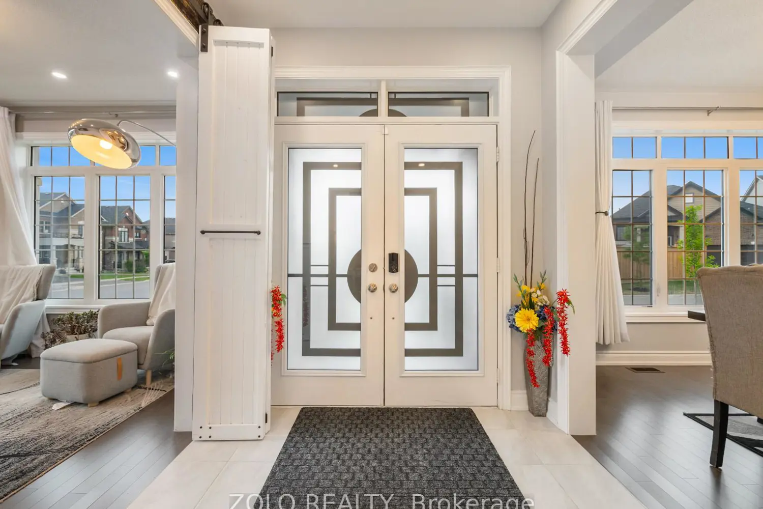 58 Highlands Boulevard photo 2