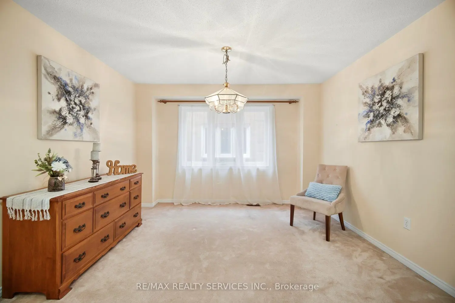 93 Seclusion Crescent photo 3