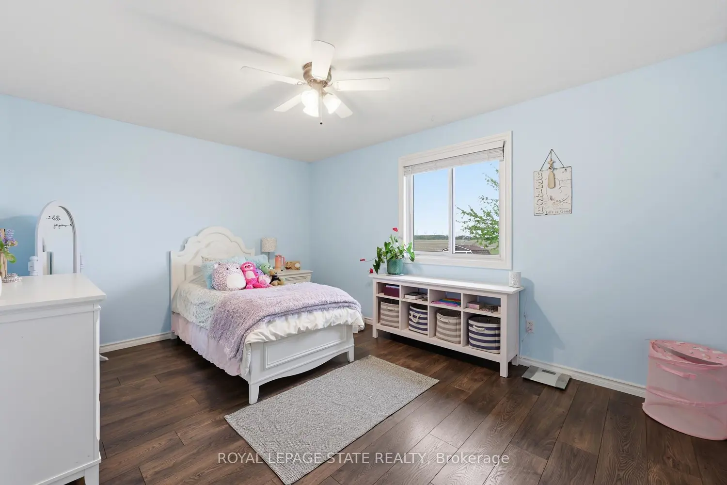 172 B King Street photo 4
