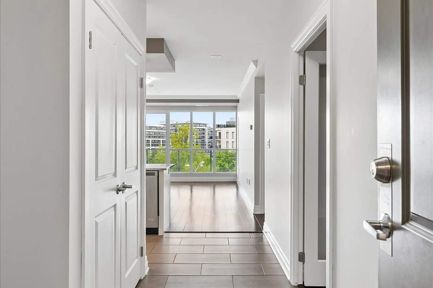 160 Macdonell Street 405 photo 4