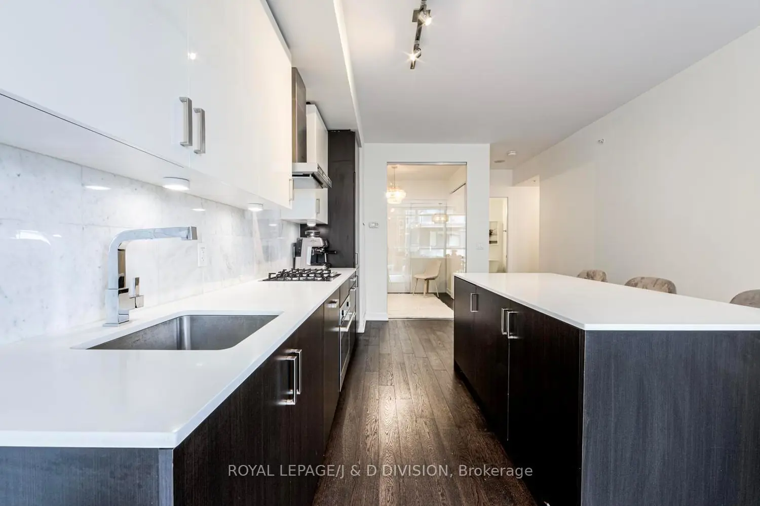 36 Howard Park Avenue 503 photo 3