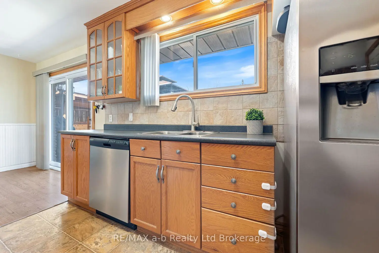 318 Broadway Street photo 4