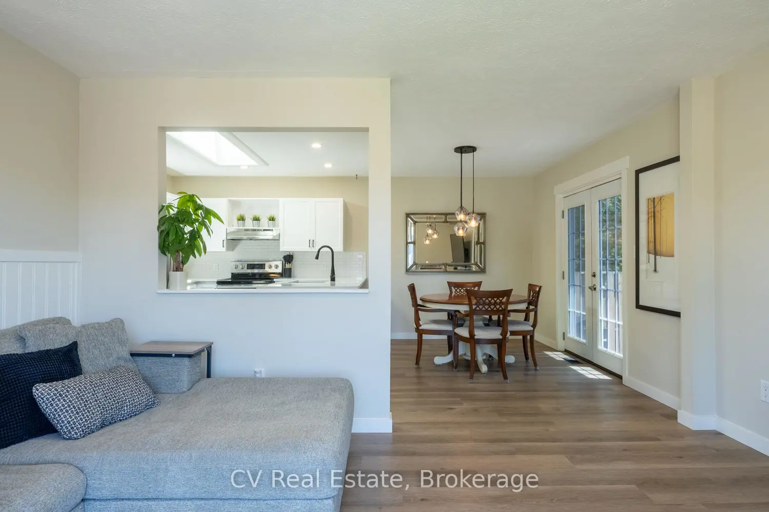 1 Birchwood Court photo 4