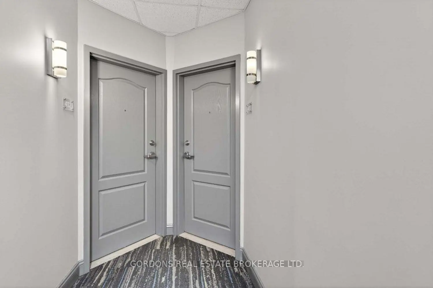 350 Wellington Street 401 photo 5