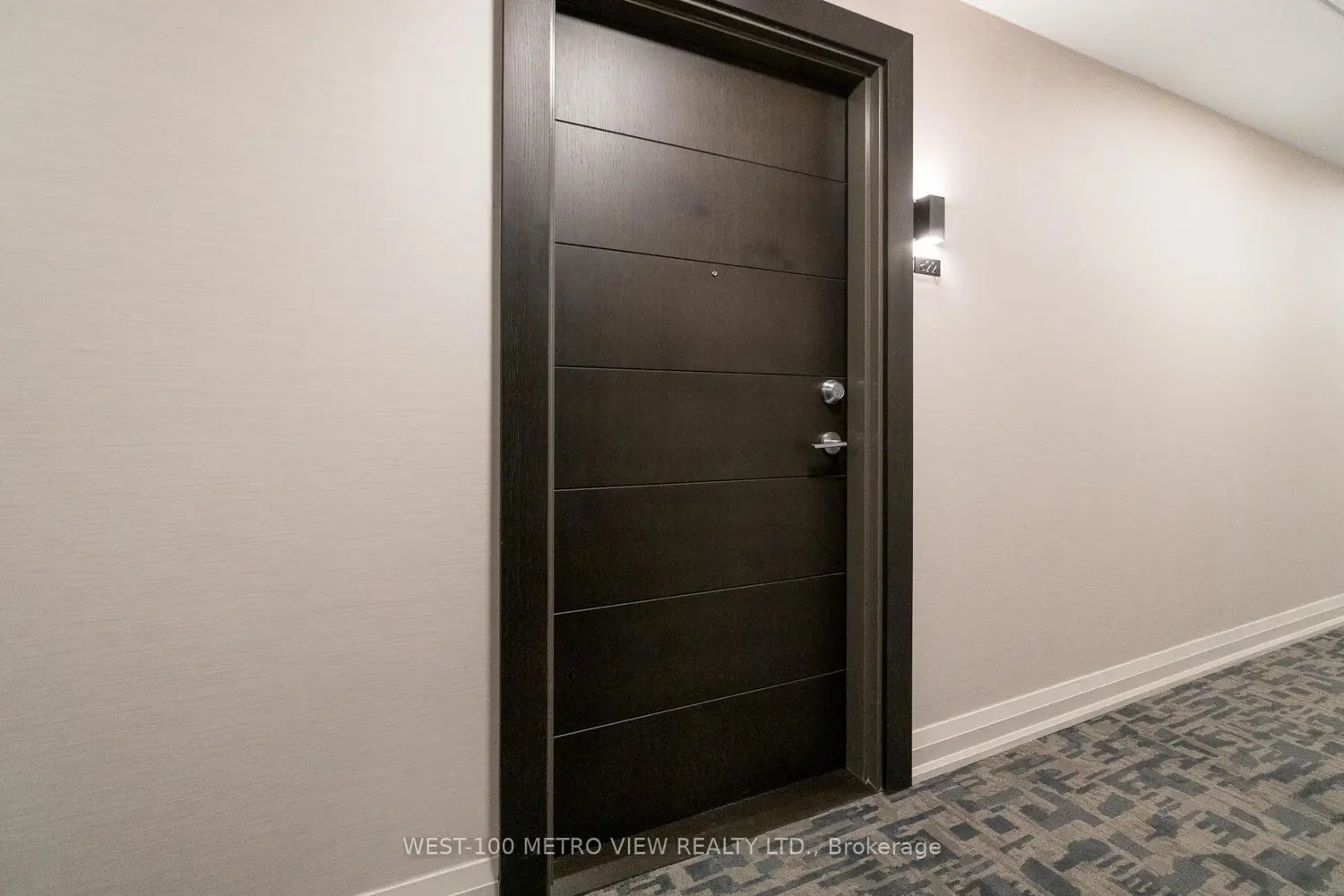 212 King William Street 822 photo 2