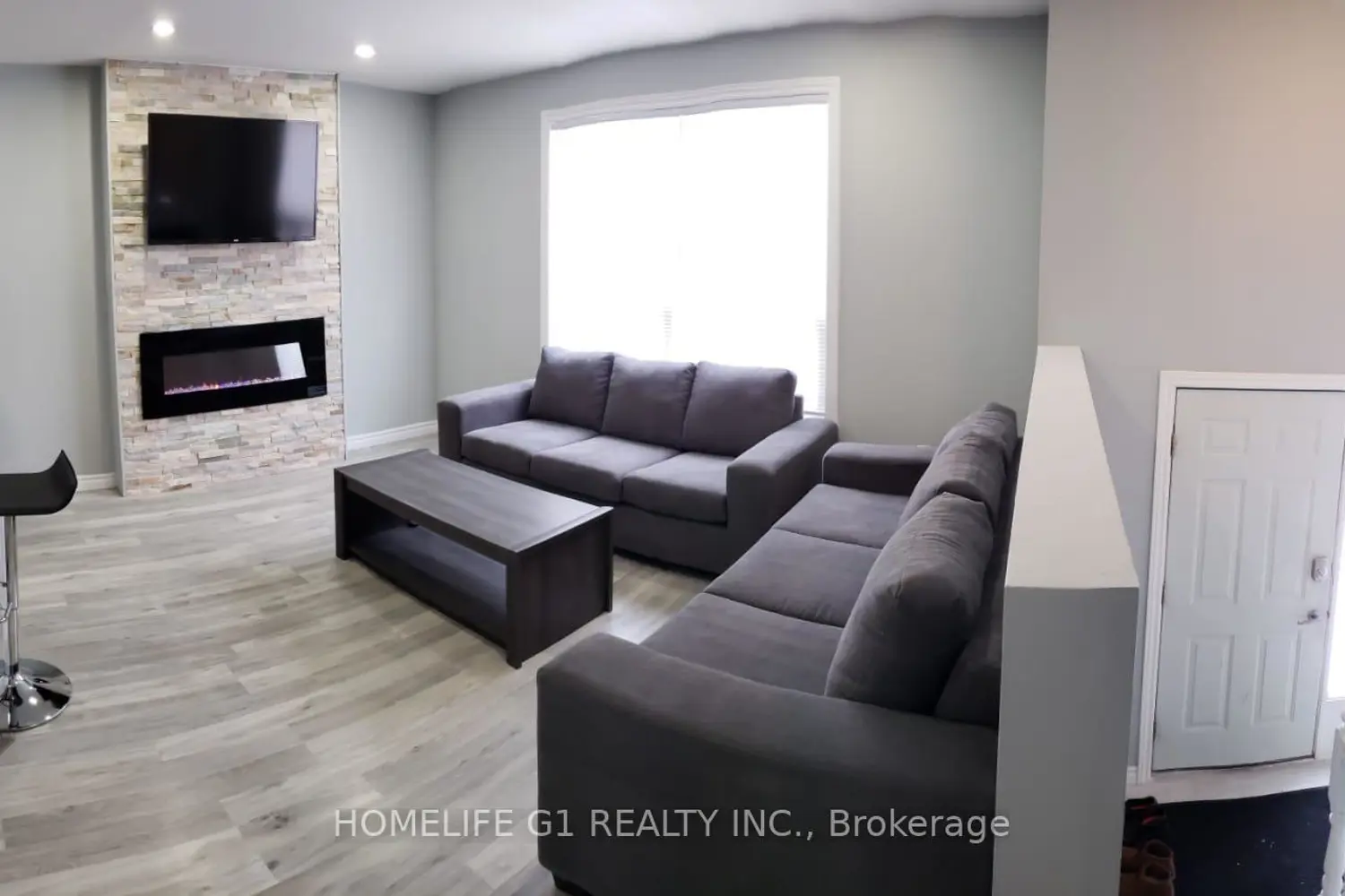 137 Columbia Avenue photo 5