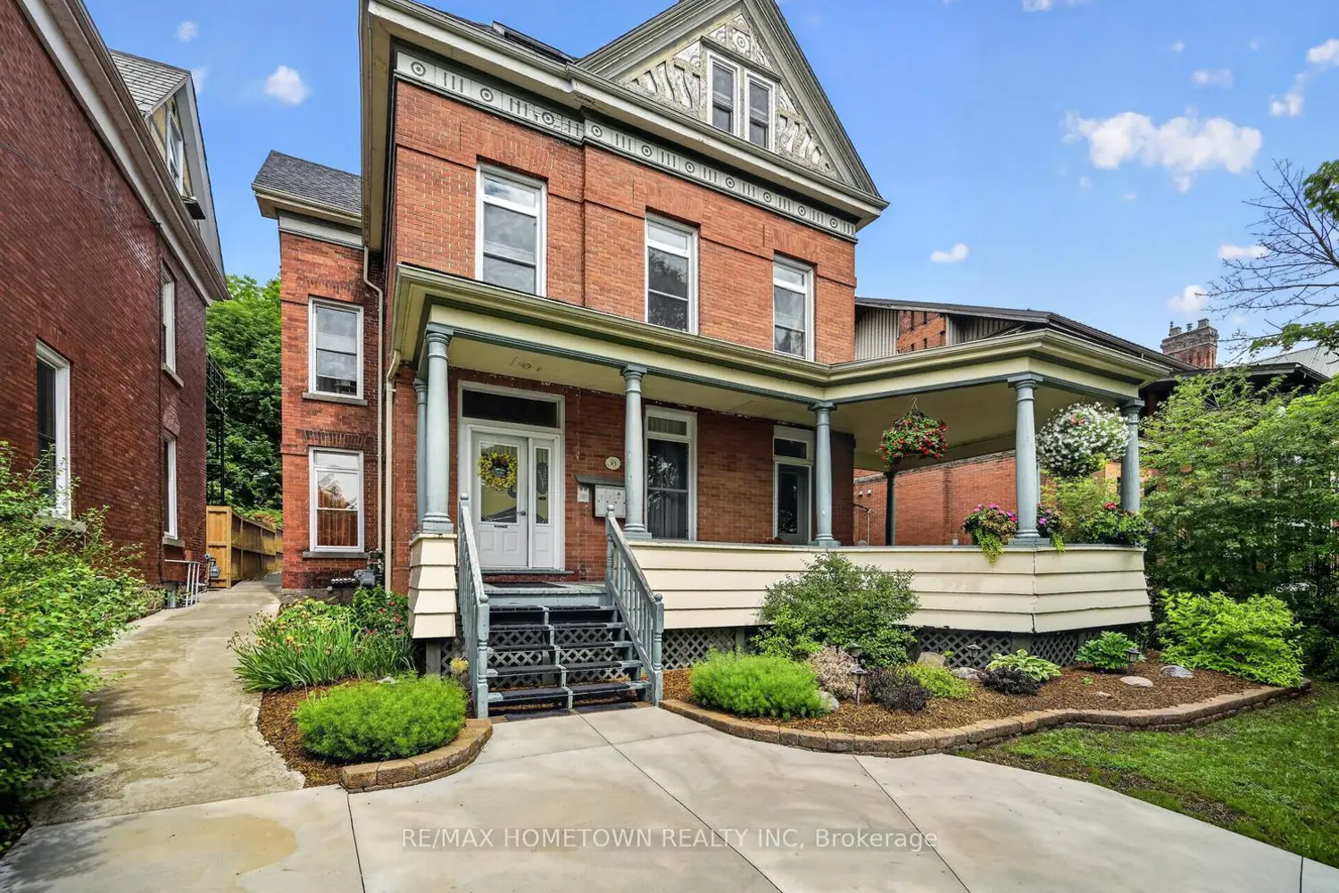98 Pine Street photo 2