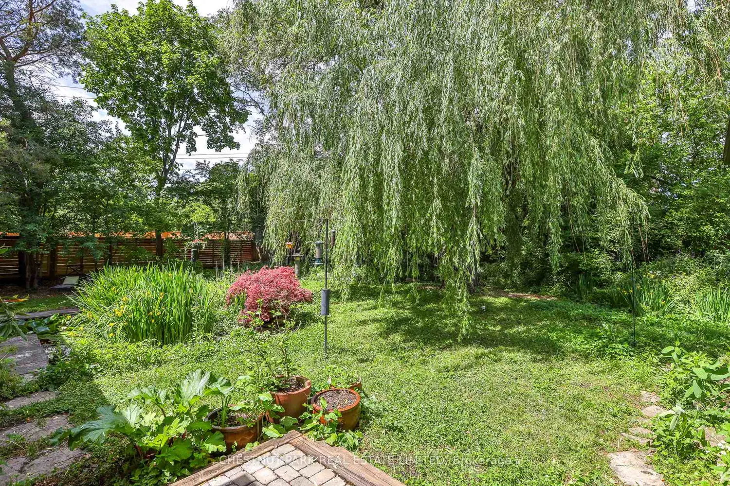 41 Hurlingham Crescent photo 5