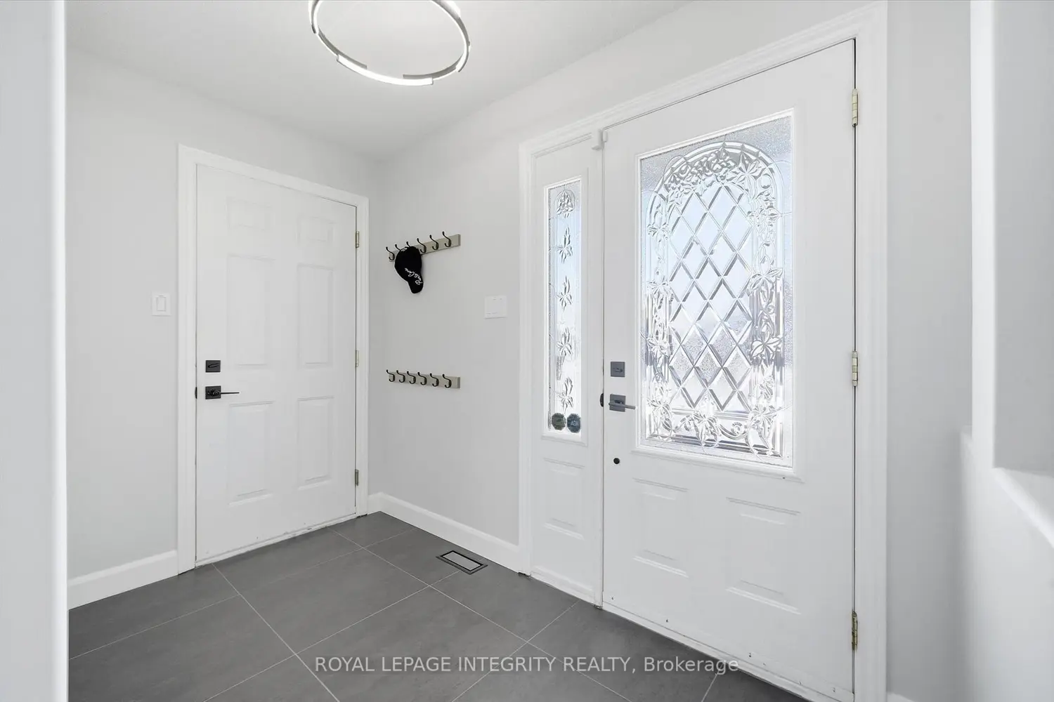36 Frontenac Boulevard photo 5