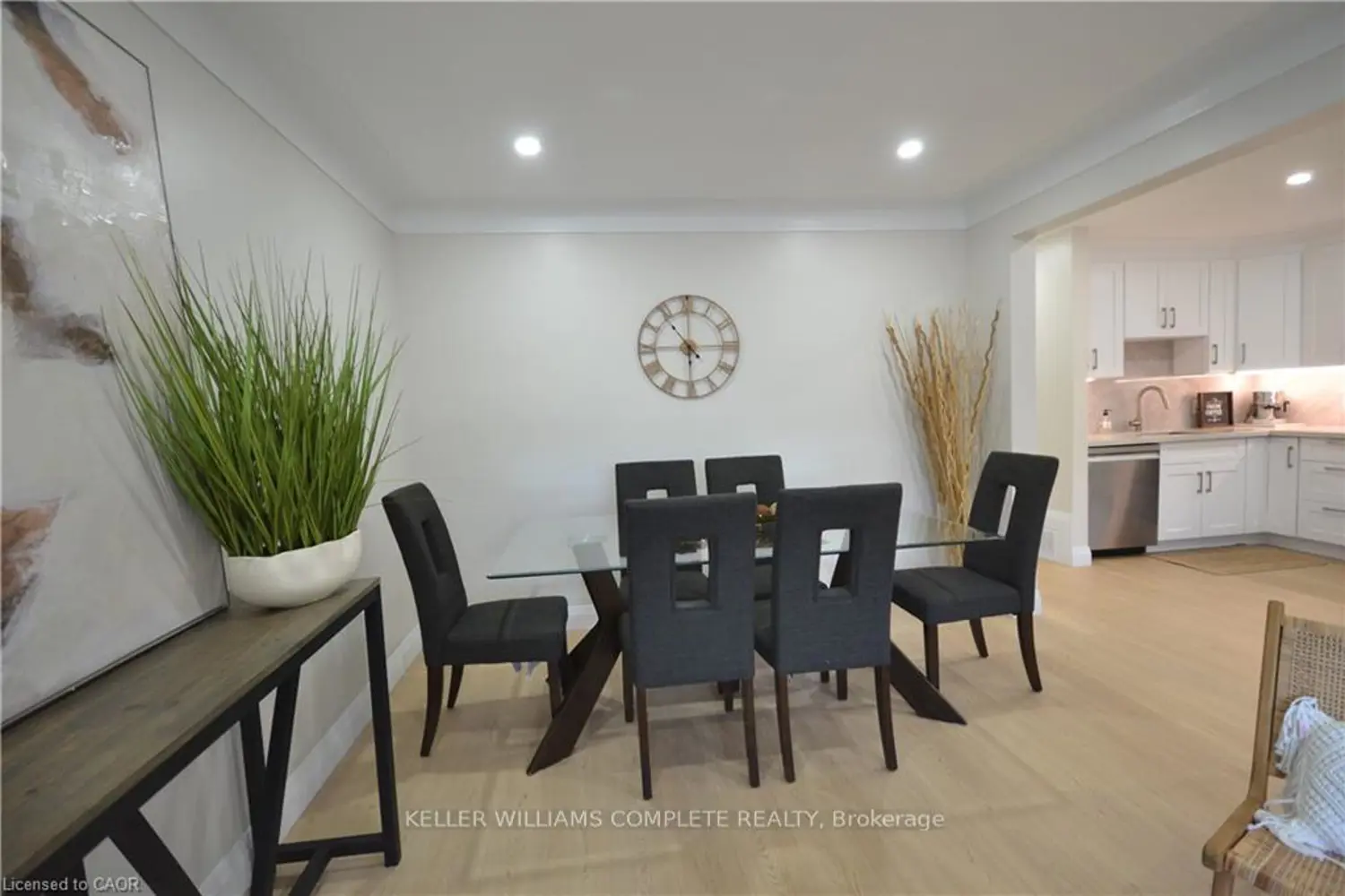 101 Reid Avenue photo 4