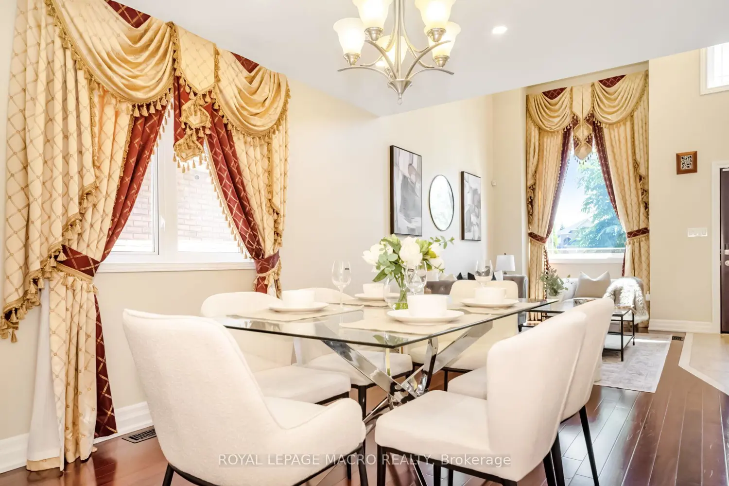 19 Sonata Avenue photo 2
