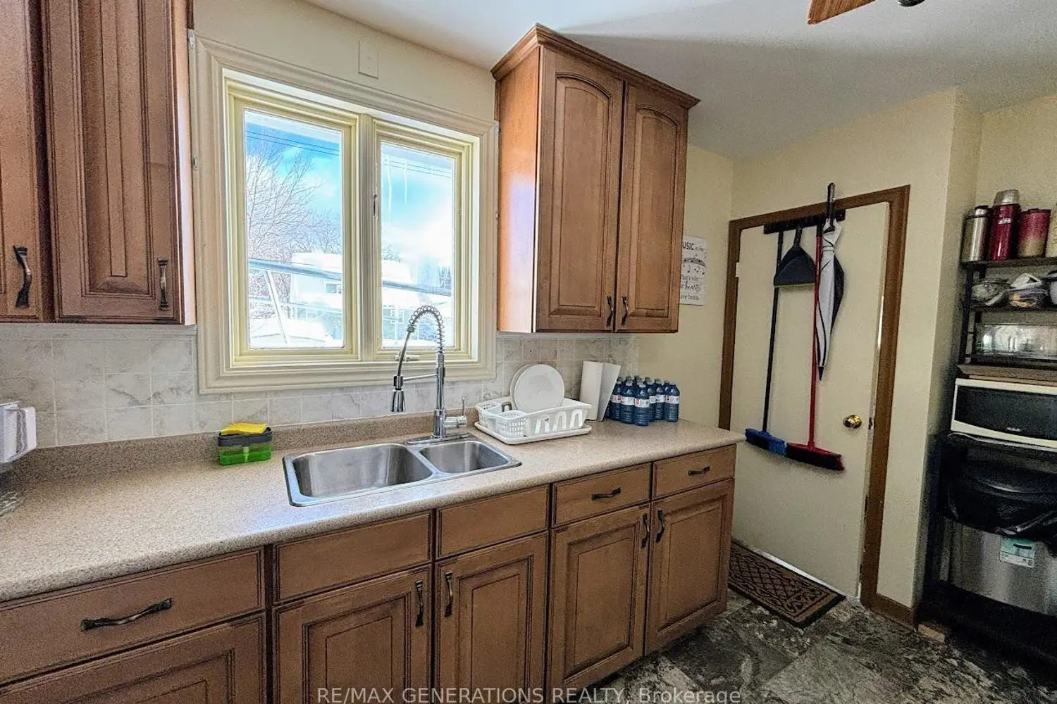 16 Wenonah Drive photo 4