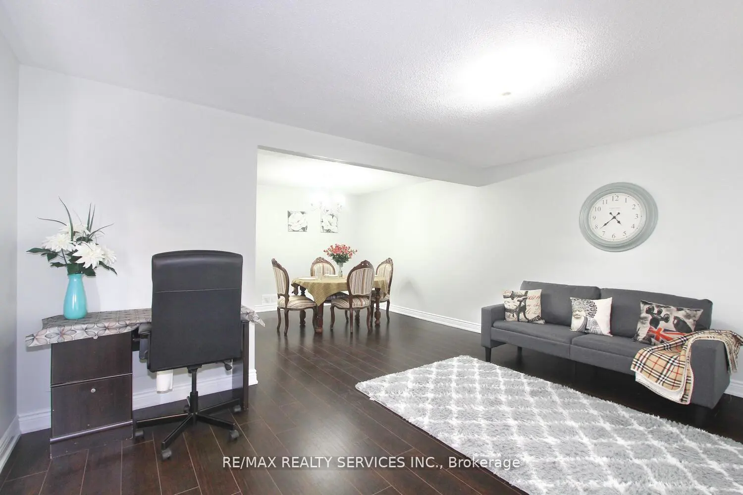 185 Earnscliffe Circle photo 4