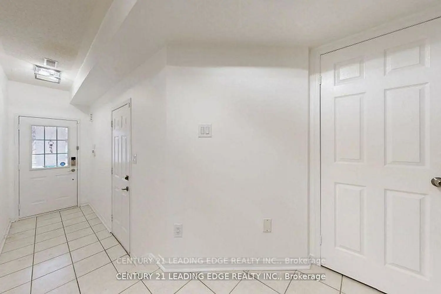 38 Rumi Crescent photo 3
