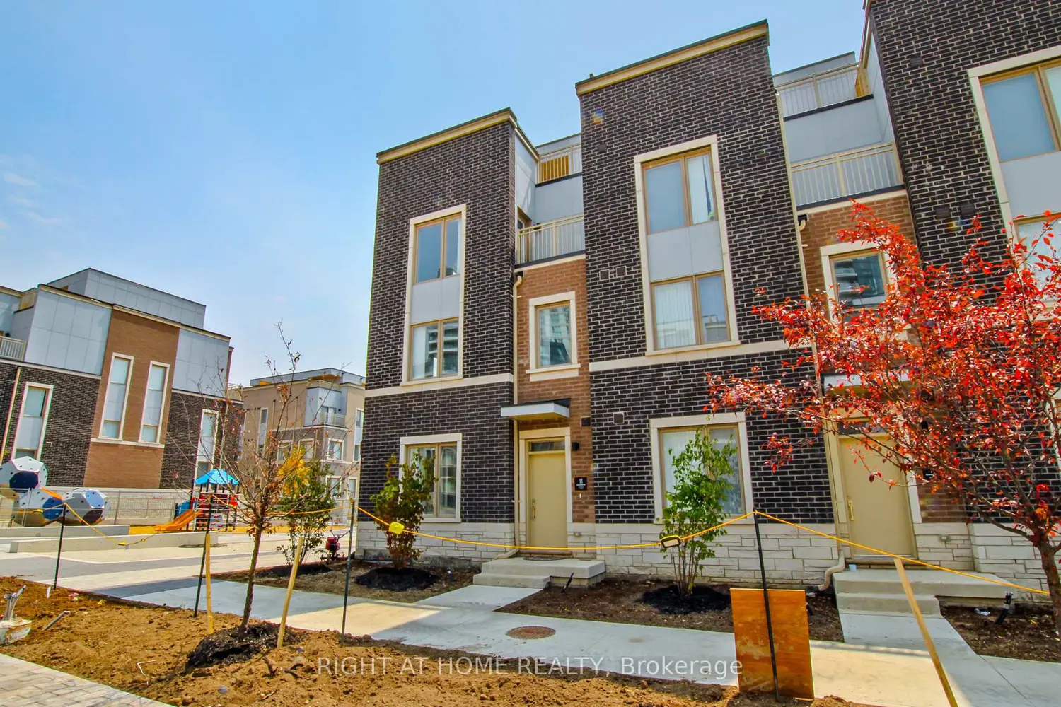11 Almond Blossom Mews Th127
