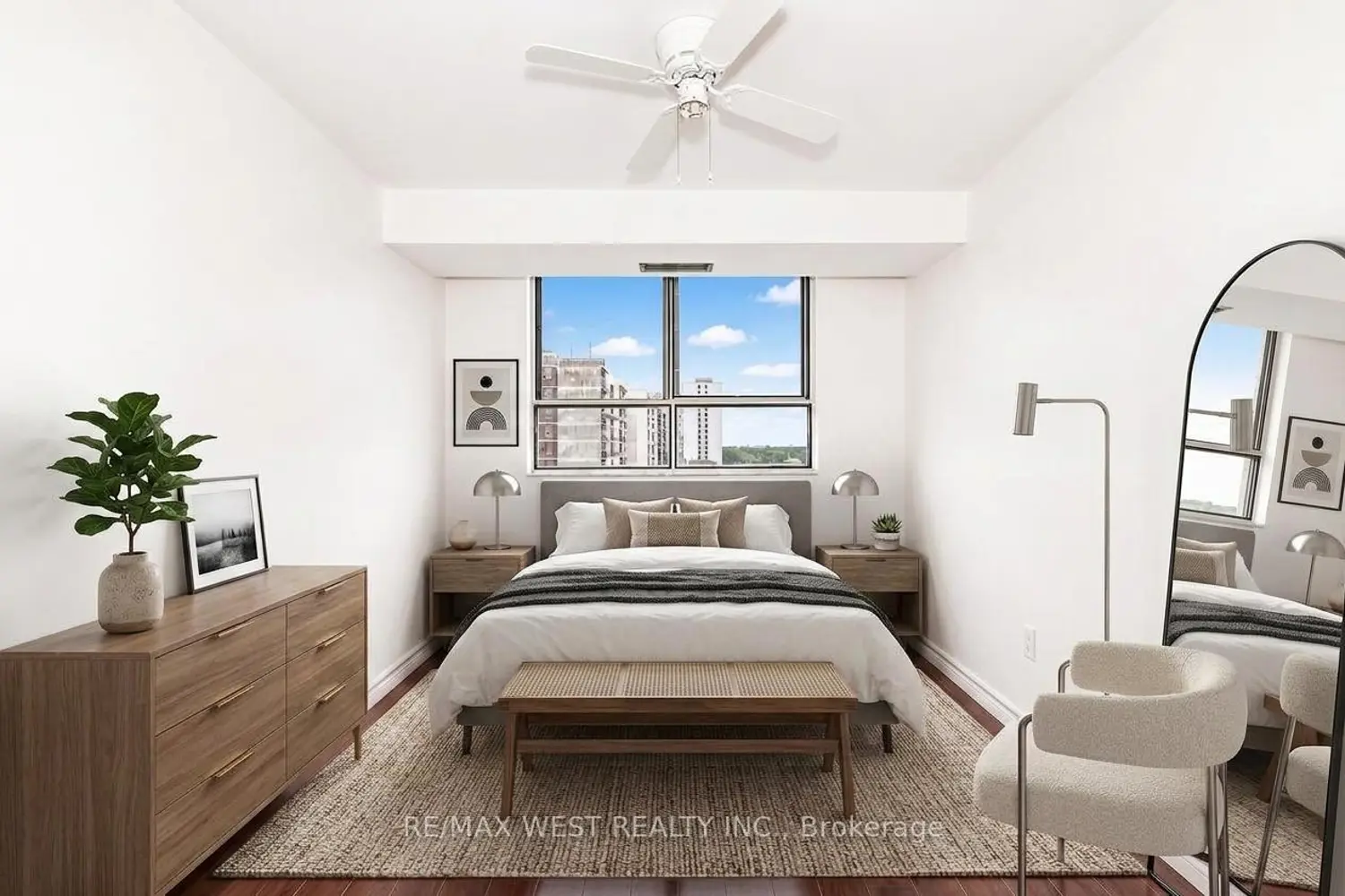 10 Stonehill Court 907 photo 5