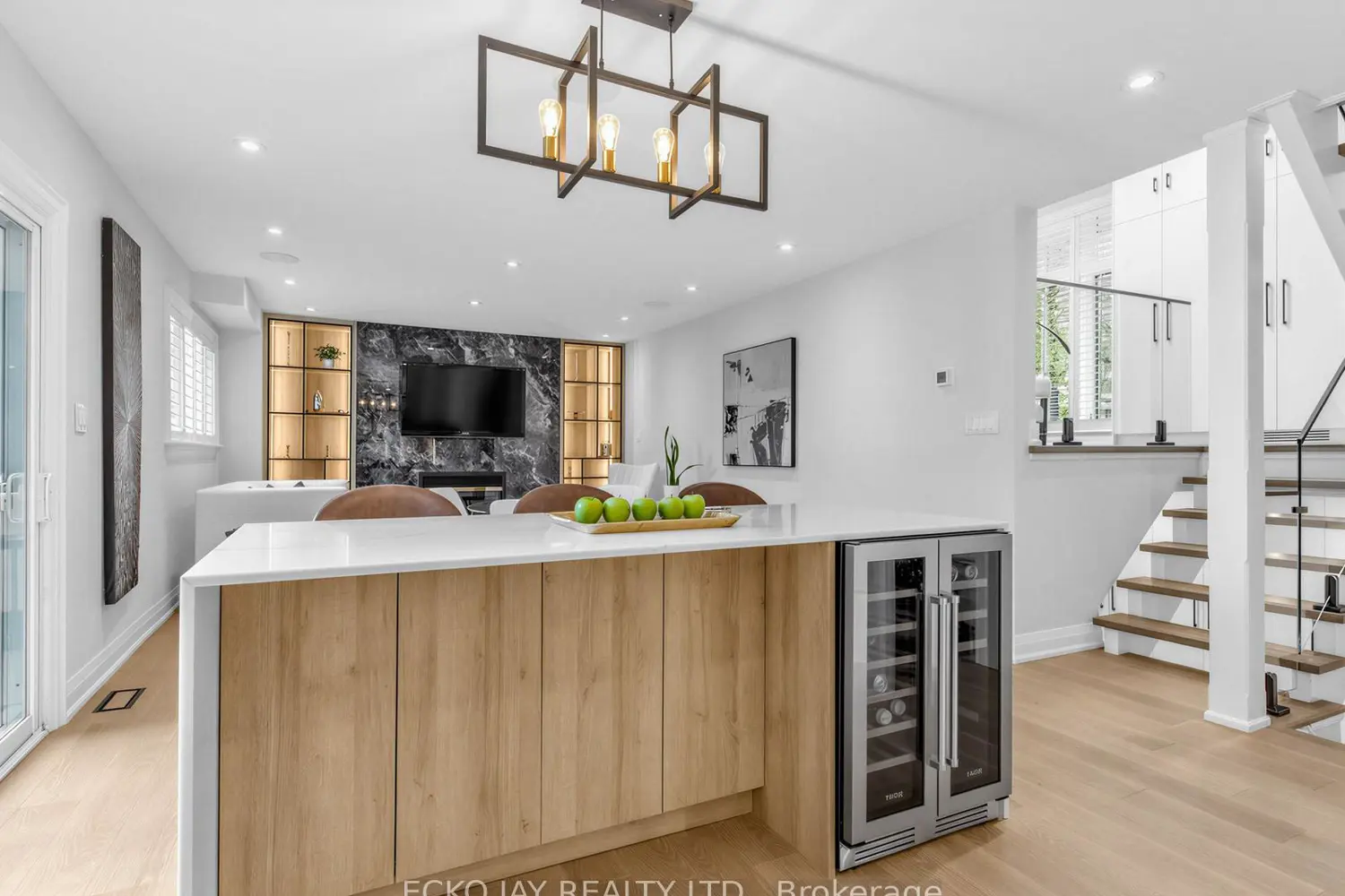 27 Silkwood Crescent photo 5