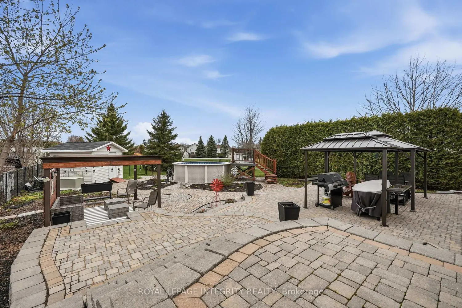 36 Frontenac Boulevard photo 4