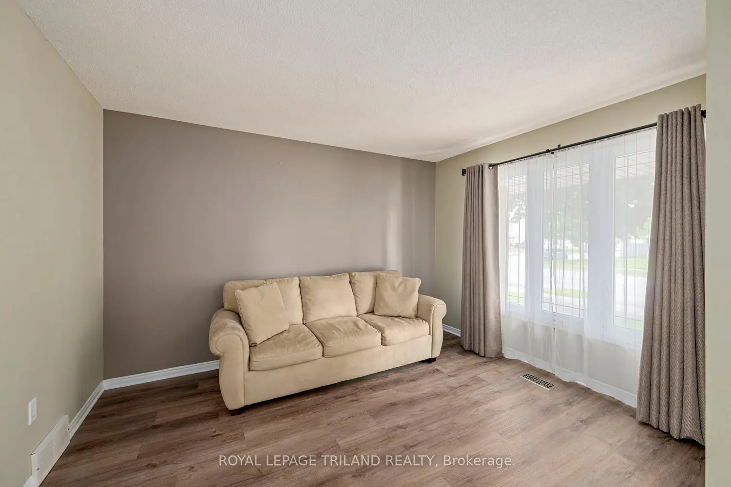 83 Bonaventure Drive photo 5
