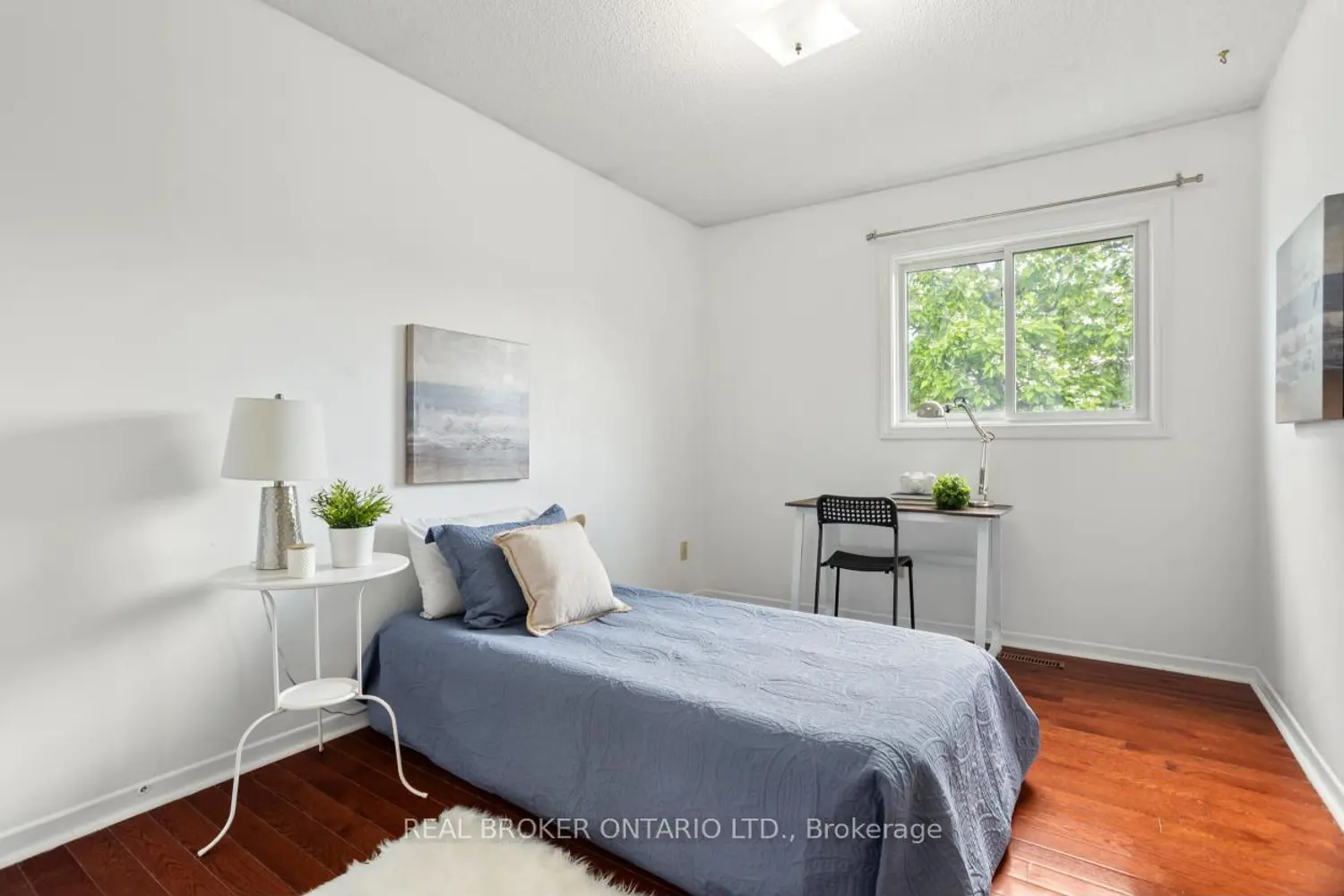 1804 Princelea Place photo 3