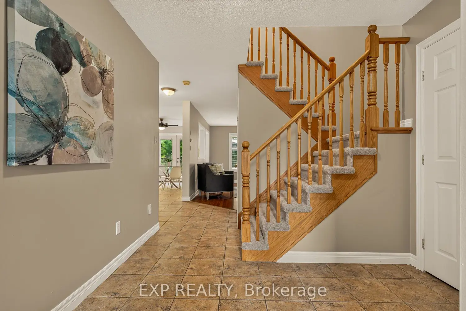 72 Etherington Crescent photo 3