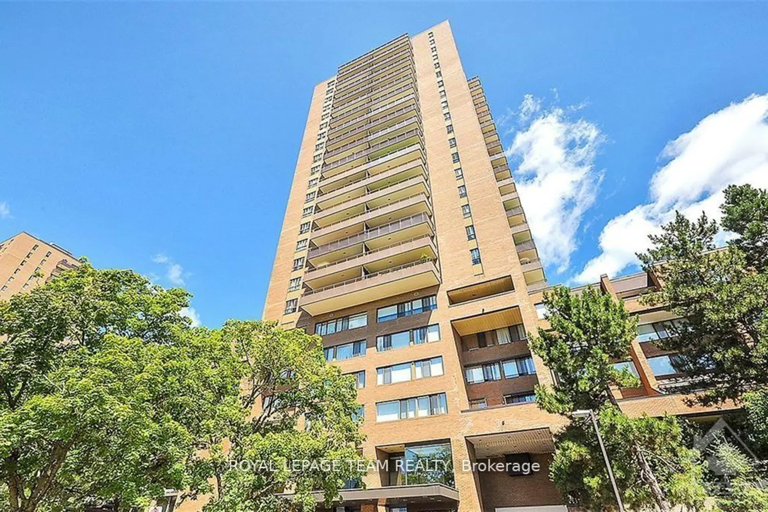 515 St Laurent Boulevard 644