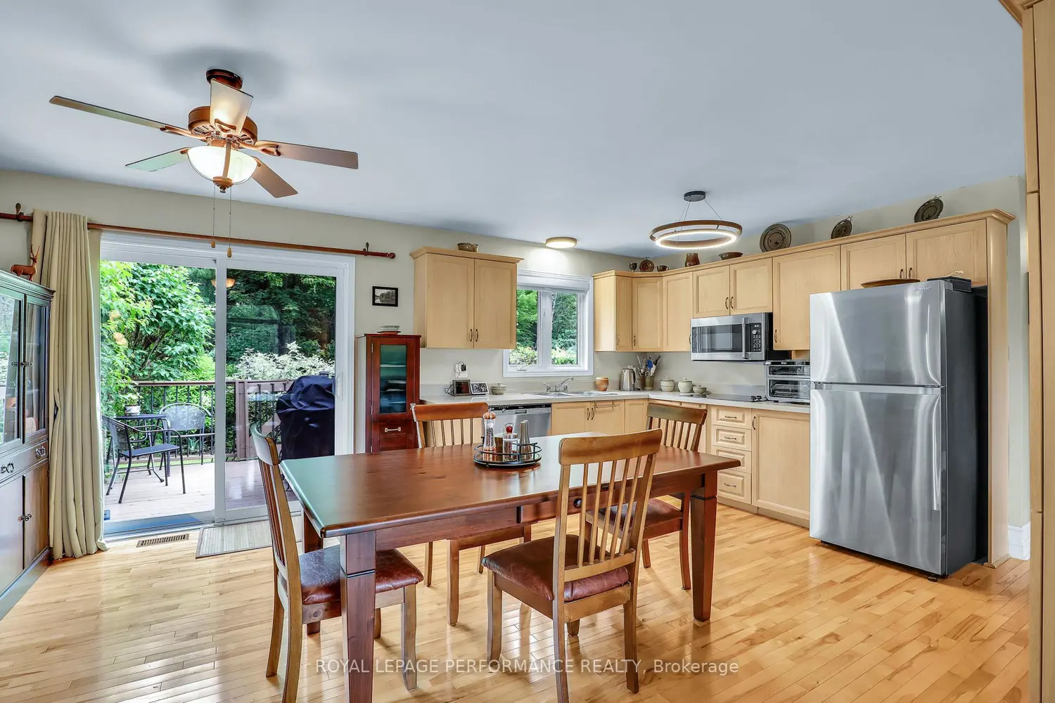 6115 Kaycourt Drive photo 2
