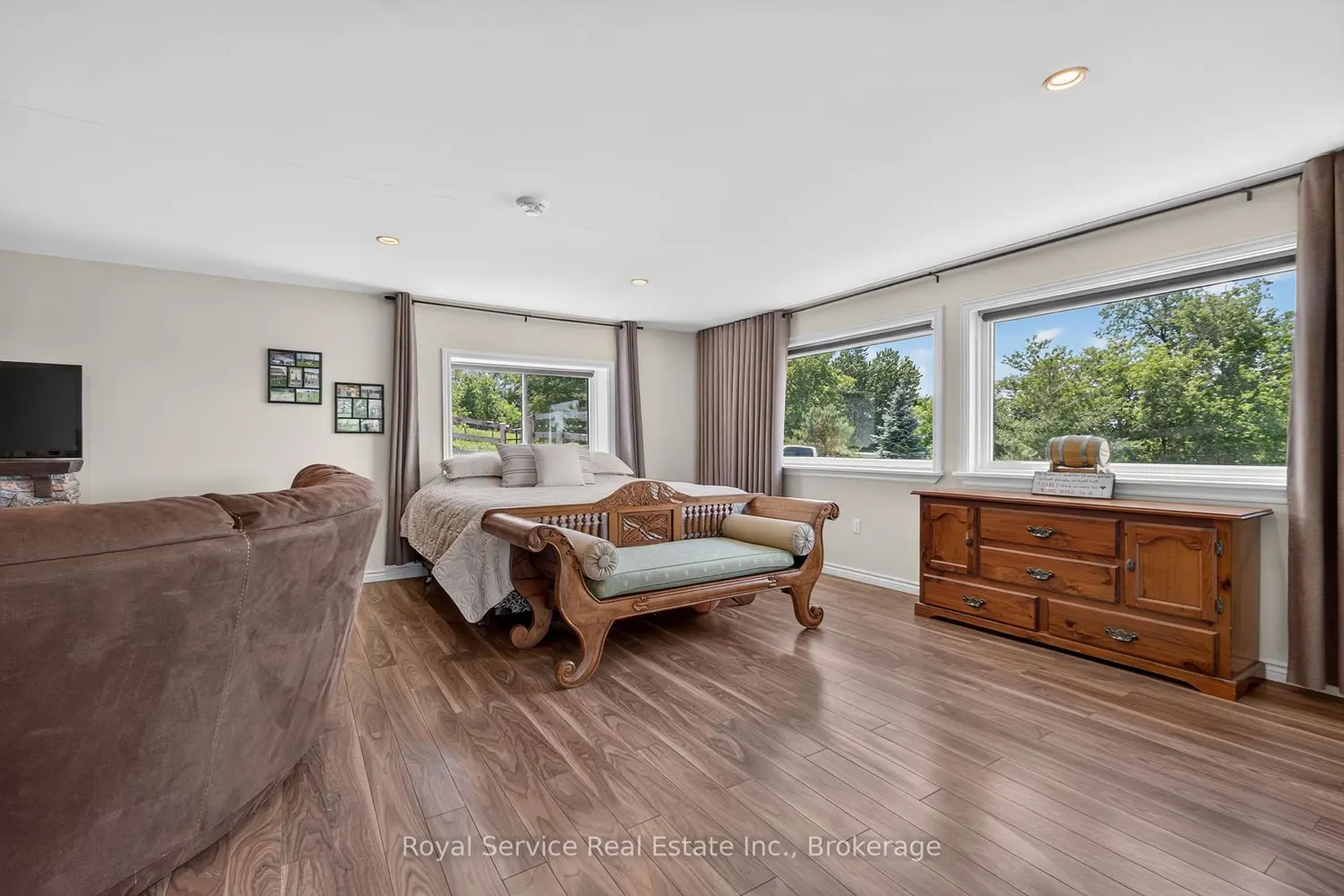1022 Palace Road photo 5