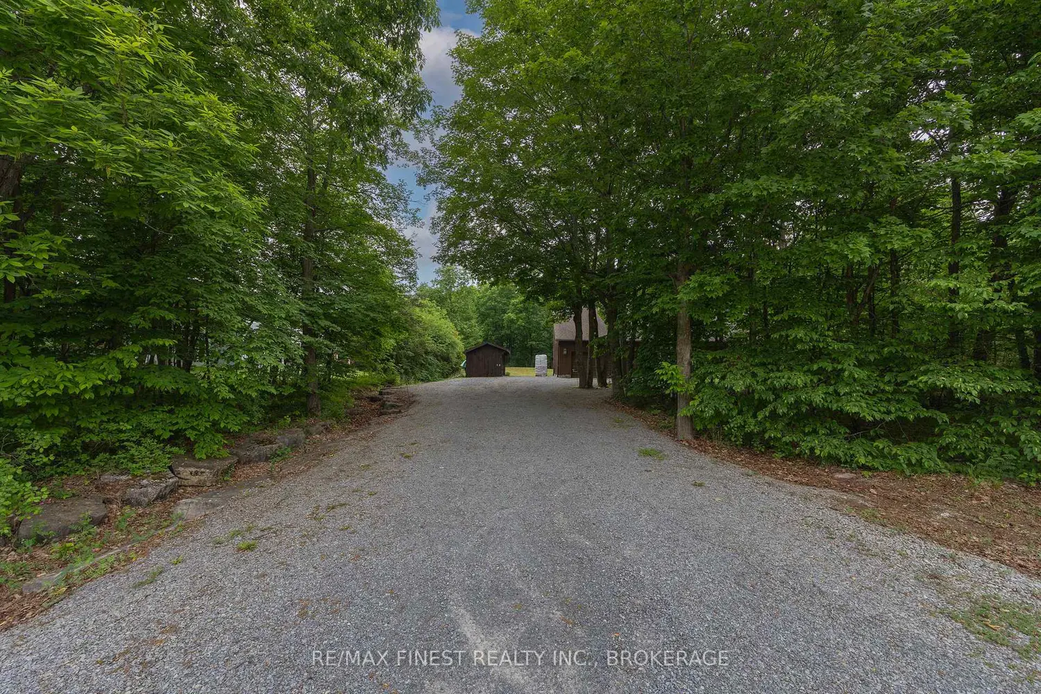 3886 Holmes Road photo 4