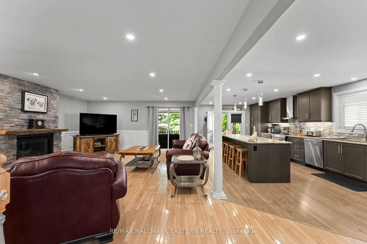 139 Lakeland Avenue photo 4