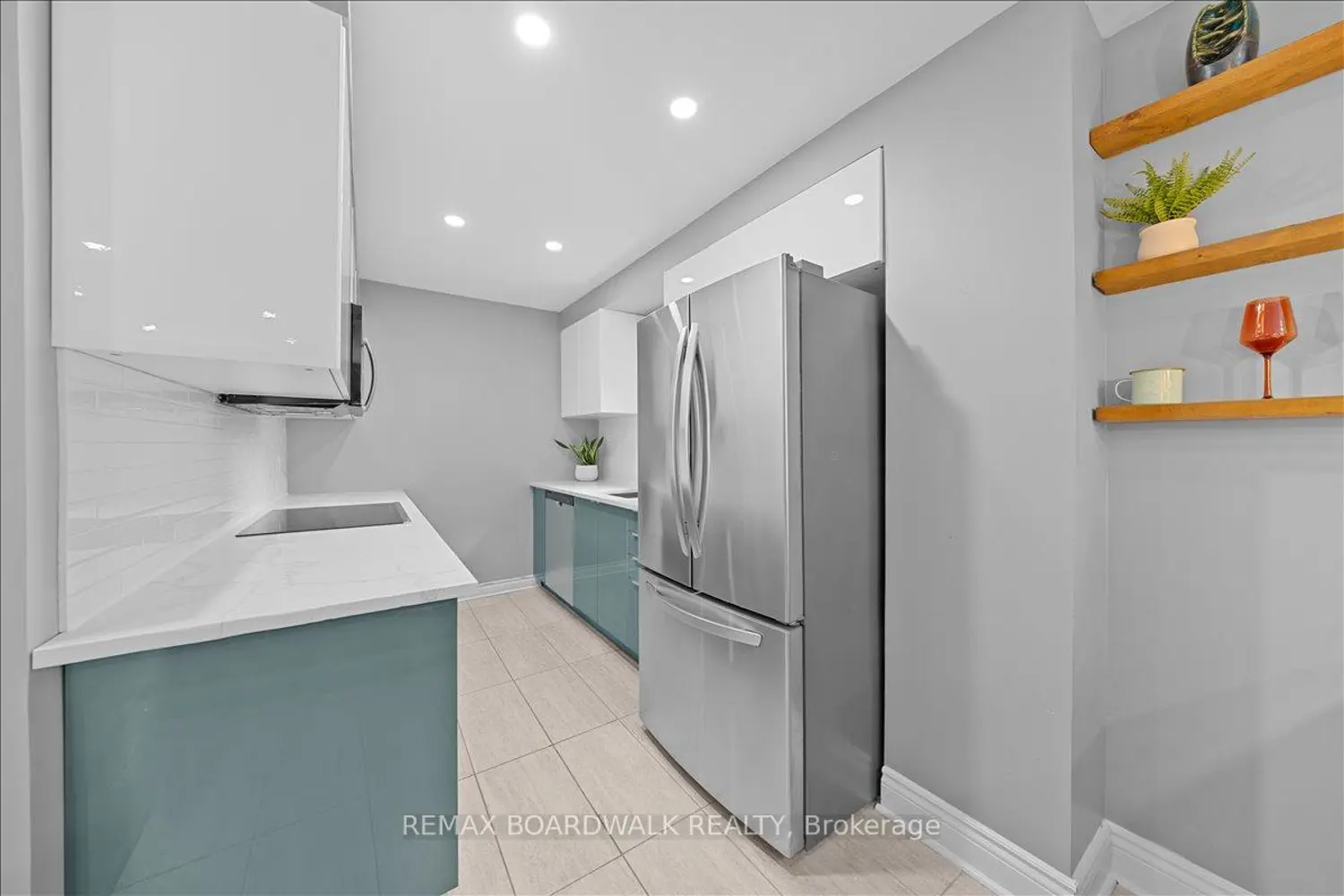 222 Russell Avenue 304 photo 2