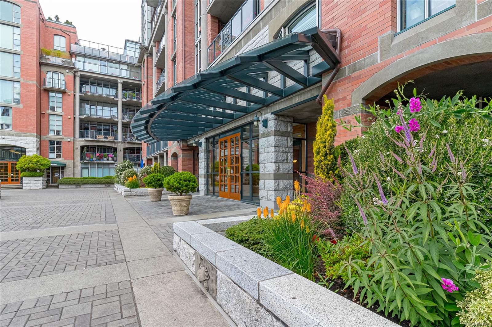 #323-21 Dallas Road, Victoria, BC, V8V 4Z9
