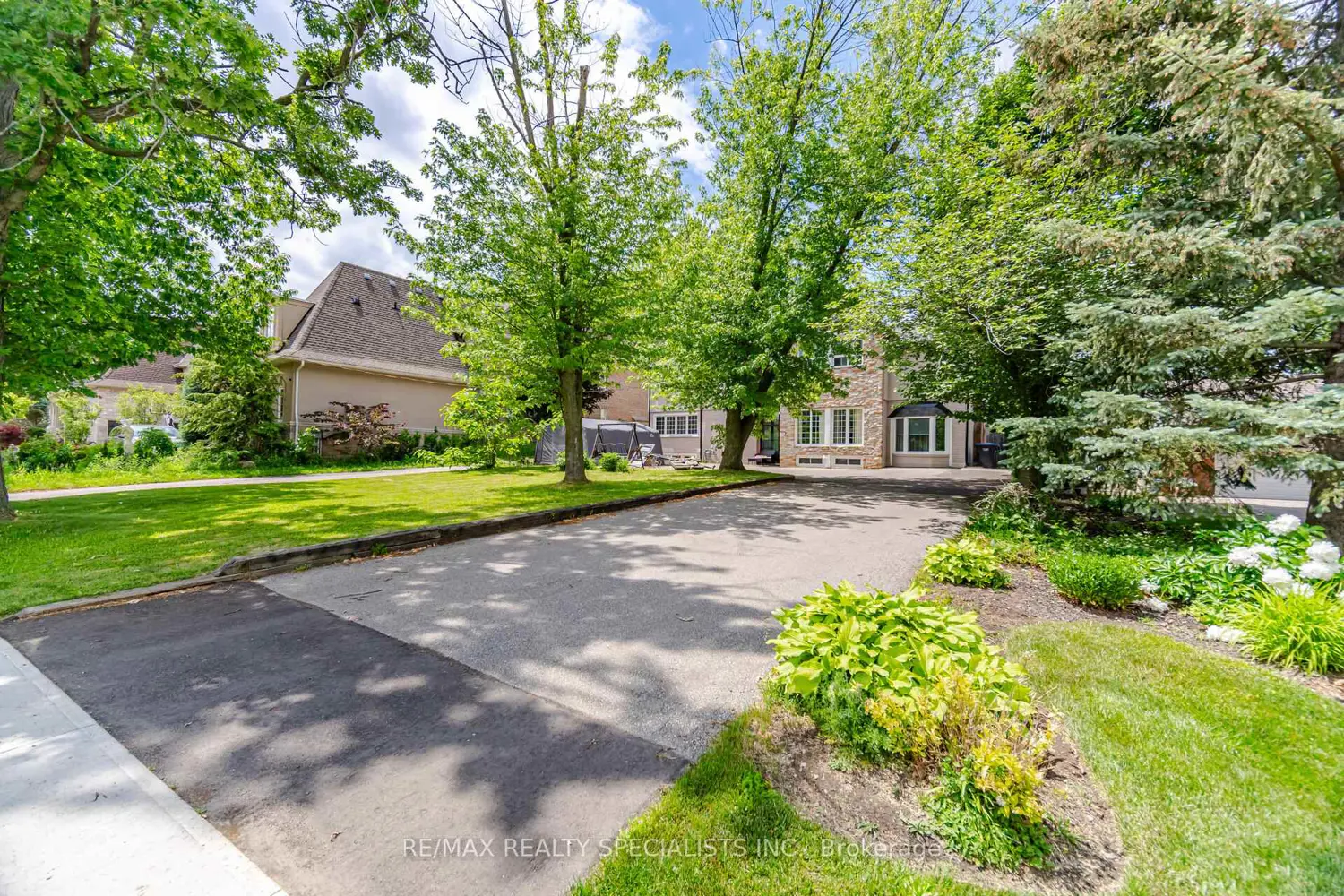 709 Queensway