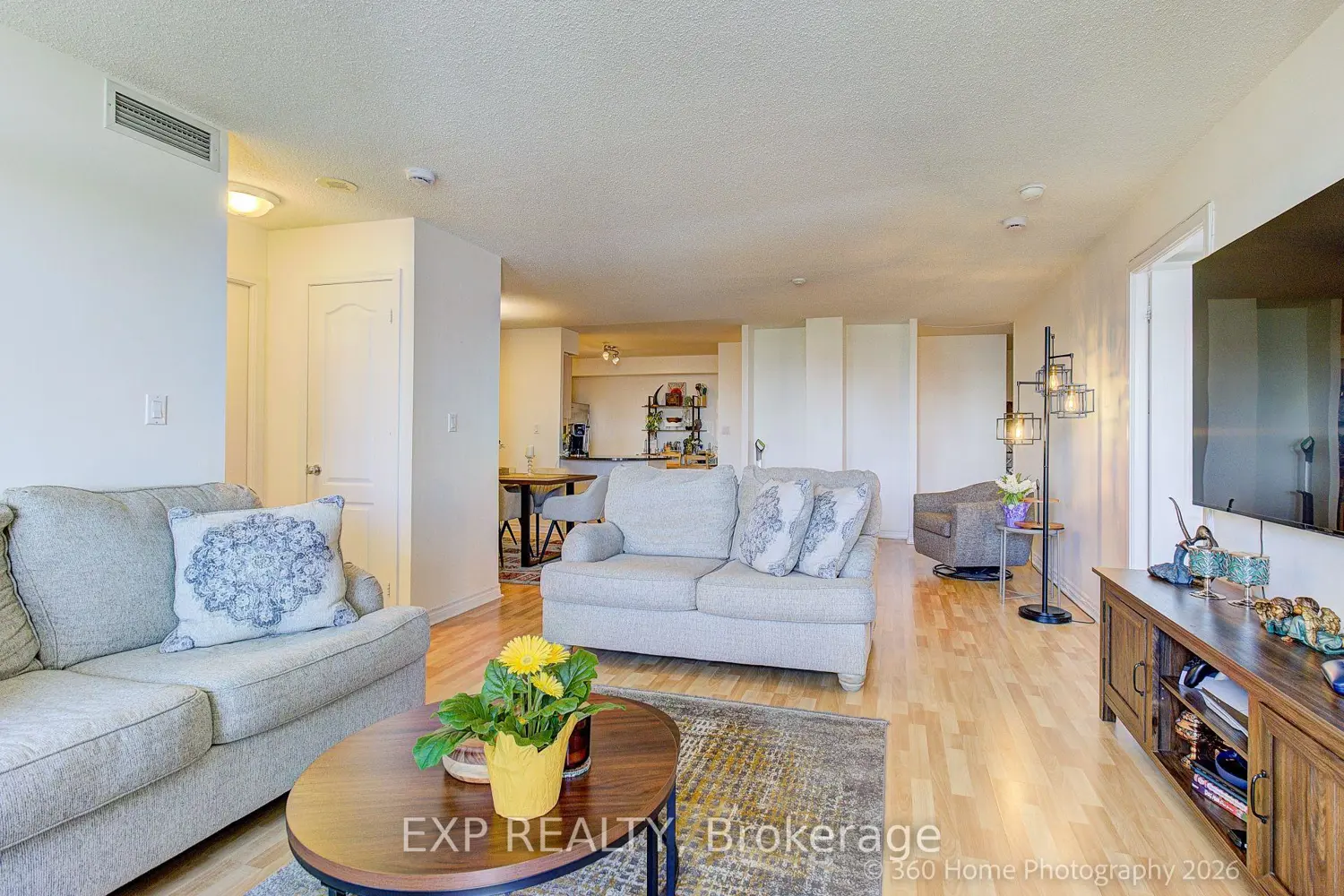8 Rean Drive 1705 photo 5