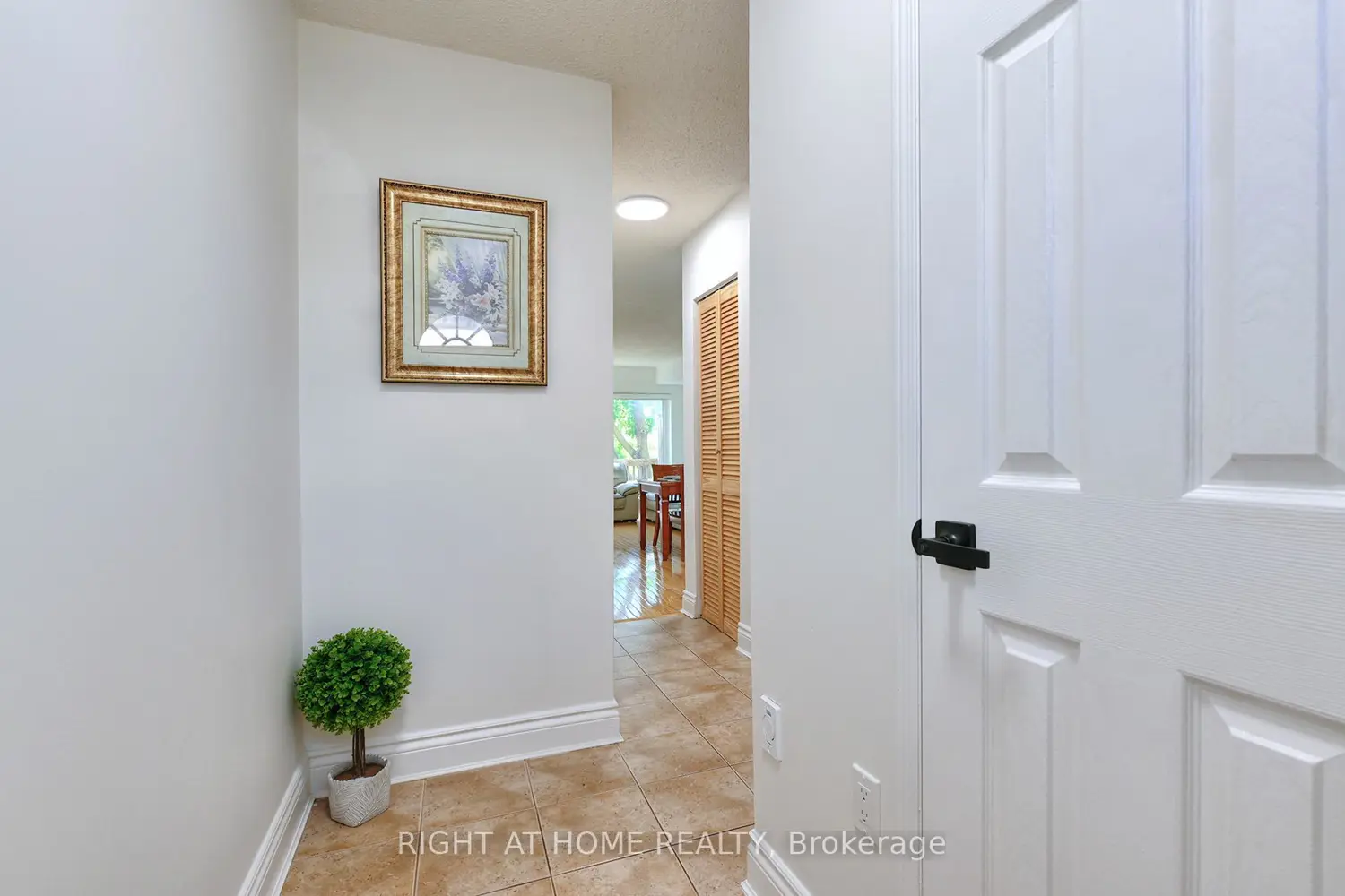 80 Strathaven Drive 35 photo 3