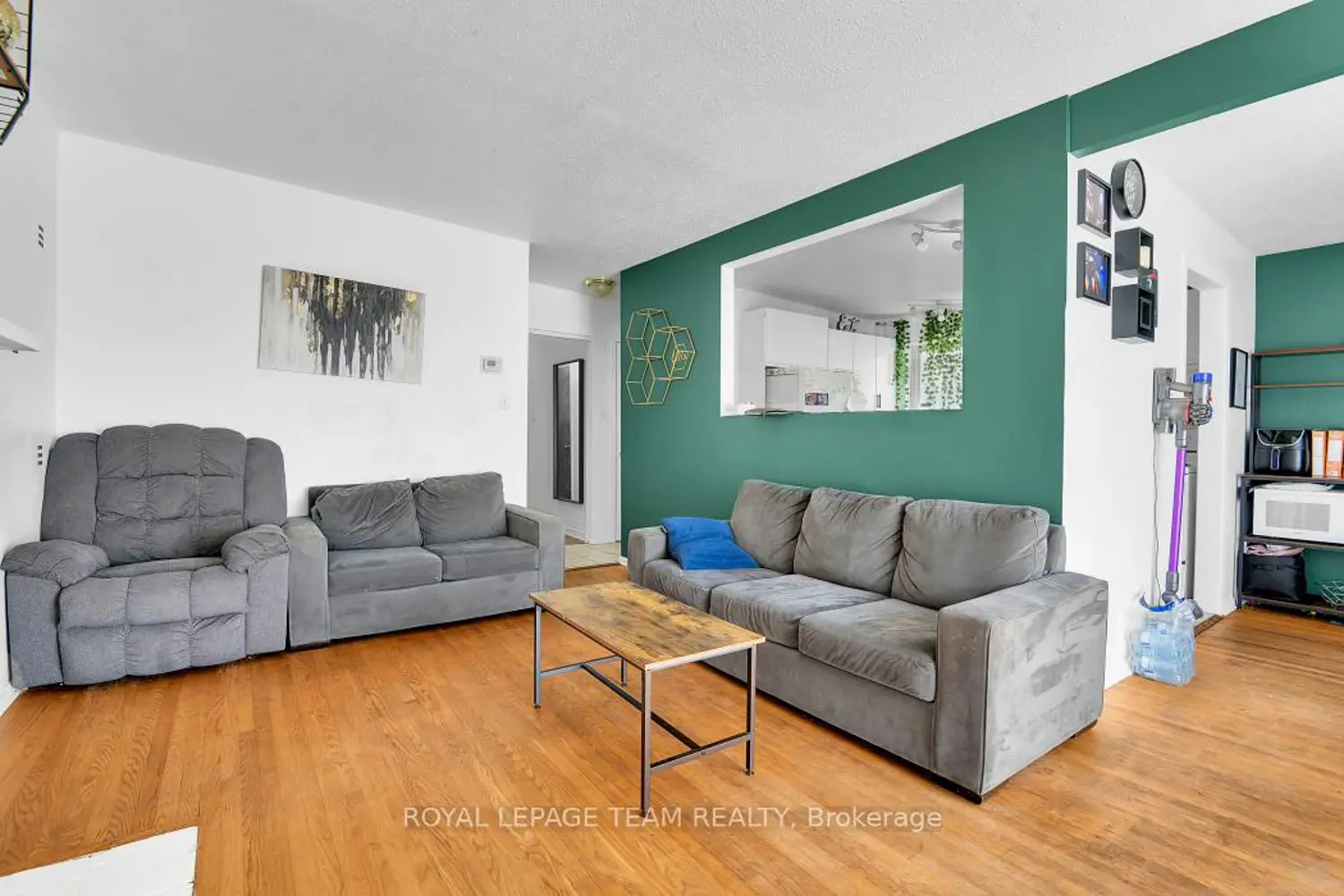 2383 Walkley Road photo 5