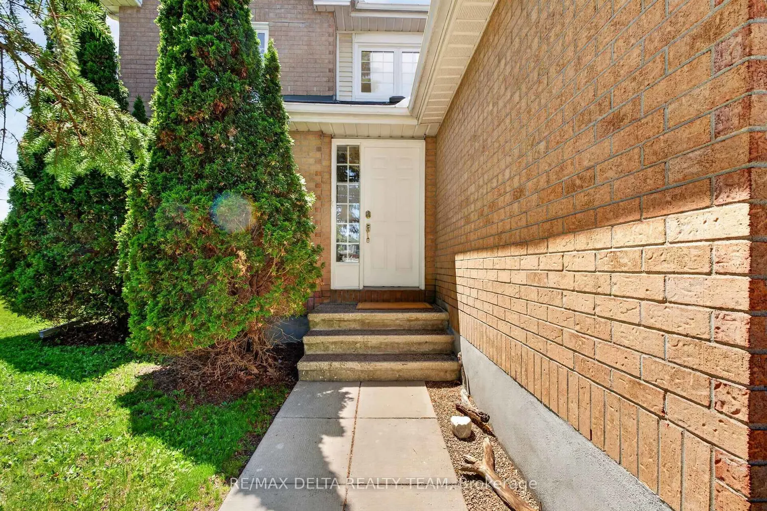 664 Thicket Way photo 4