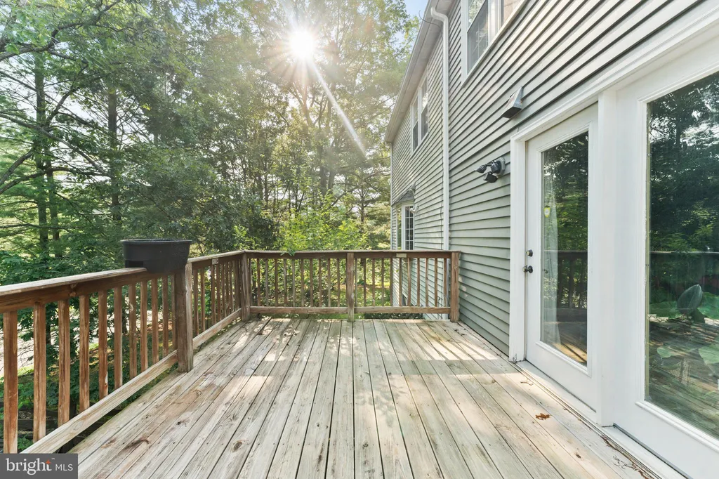 6 Crosswall Court, Nottingham, MD 21236